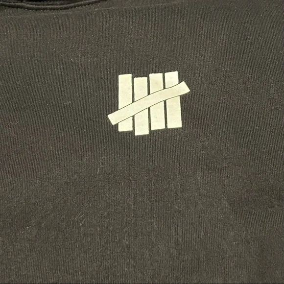 Undefeated Stencil Logo Hoodie Sweatshirt - Picture 4 of 6